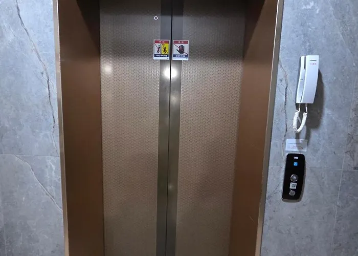 신규!홍대입구역5분,무료주차,elevator,인천공항직행50분, 강남역30분,홍대거리 Daire Seul