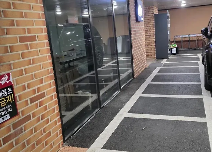 신규!홍대입구역5분,무료주차,elevator,인천공항직행50분, 강남역30분,홍대거리 *