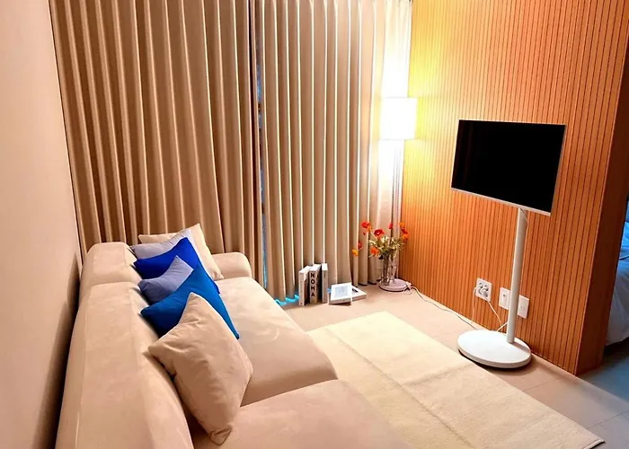 신규!홍대입구역5분,무료주차,elevator,인천공항직행50분, 강남역30분,홍대거리 *