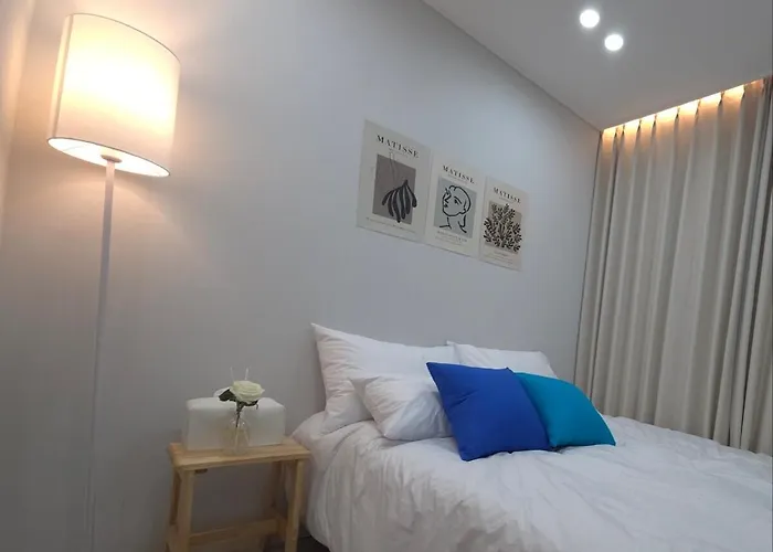 신규!홍대입구역5분,무료주차,elevator,인천공항직행50분, 강남역30분,홍대거리 *